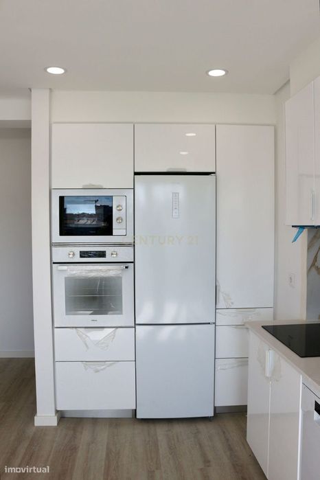 Apartamento T2 Renovado em Marvila – Lisboa