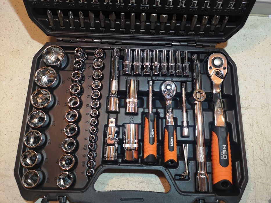 Zestaw kluczy nasadowych NEO TOOLS