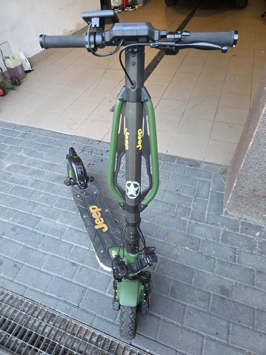 Hulajnoga elektryczna  Jeep