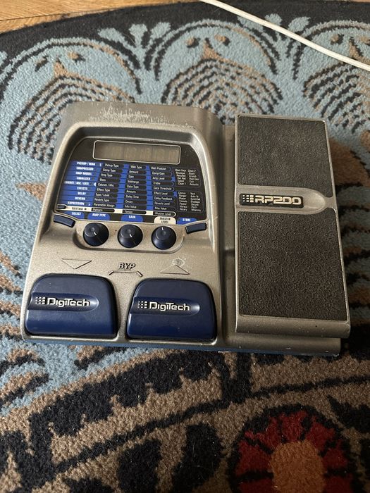 DigiTech RP200 multiefekt gitarowy z pedałem