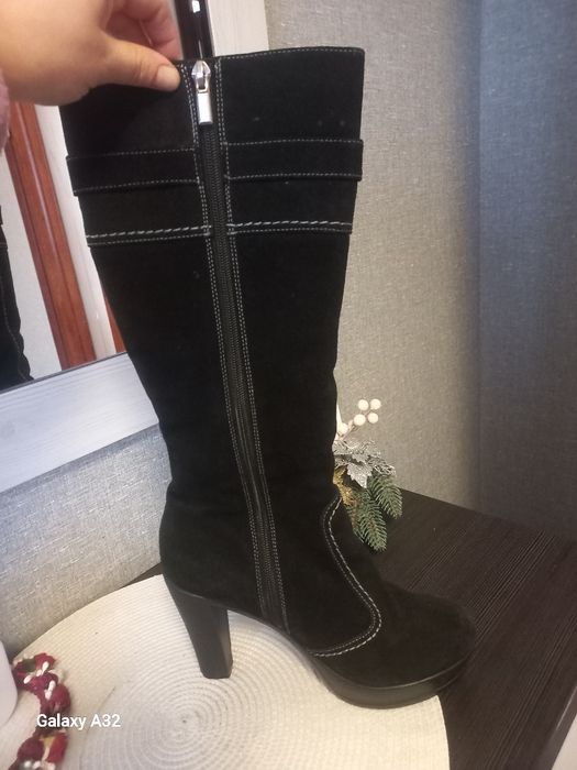 Зимові, замшові чоботи