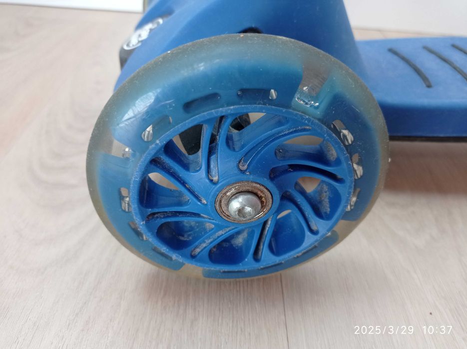 Trotinete com LED para criança