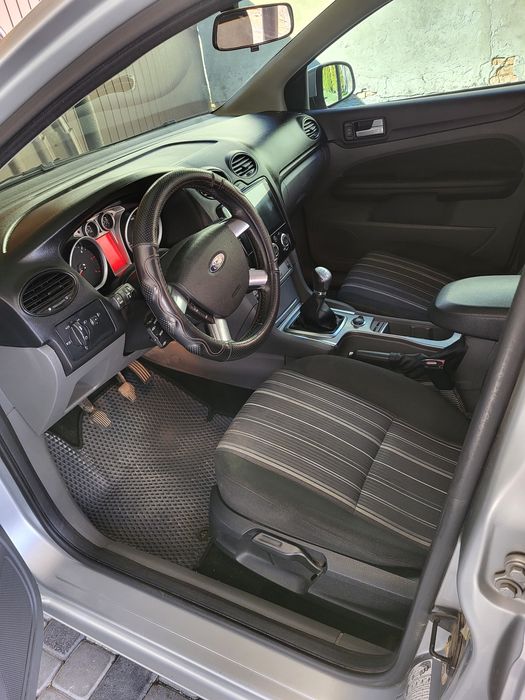 Ford Focus 2010 року
