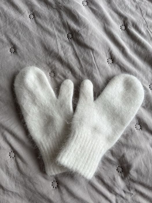 Зимовий набір з ангори (шапка + шарф + рукавиці)