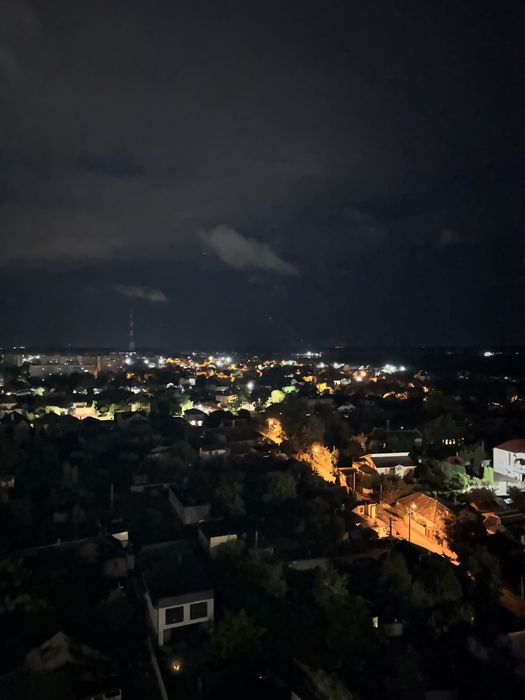 Стильна студія з неймовірним видом на Дніпро! Світло завжди є!