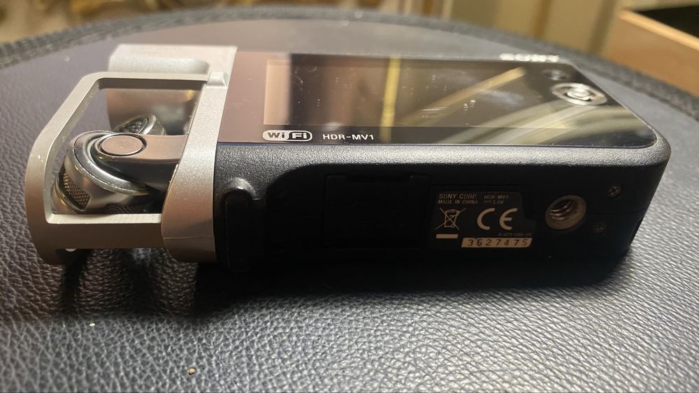 Sony HDR-MV1 – Câmara para Concertos/Música com Áudio Profissional