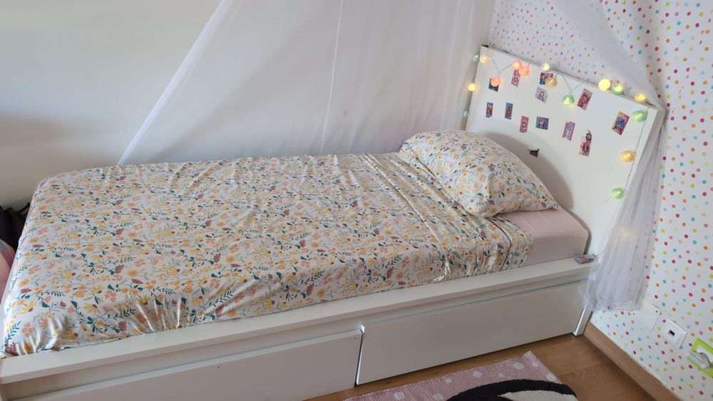 Cama + colchão ikea