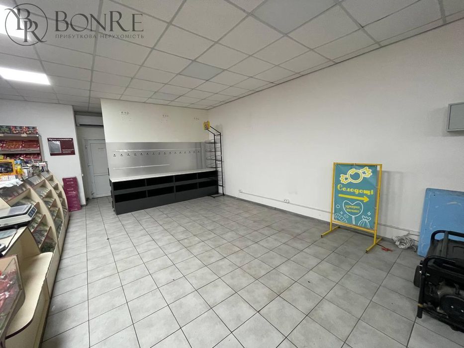 Оренда, Фасадний вхід, Торгового Приміщення, Ромни 35м2