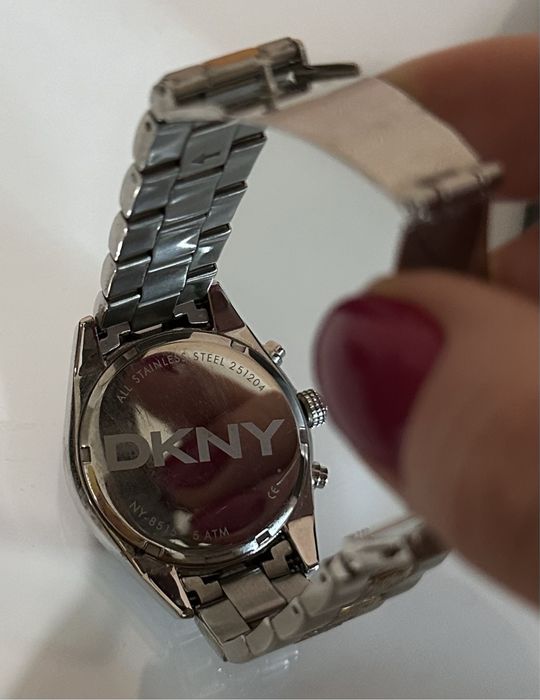 Годинник DKNY