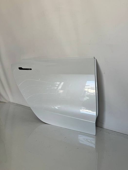 Продам двері на Tesla Model Y