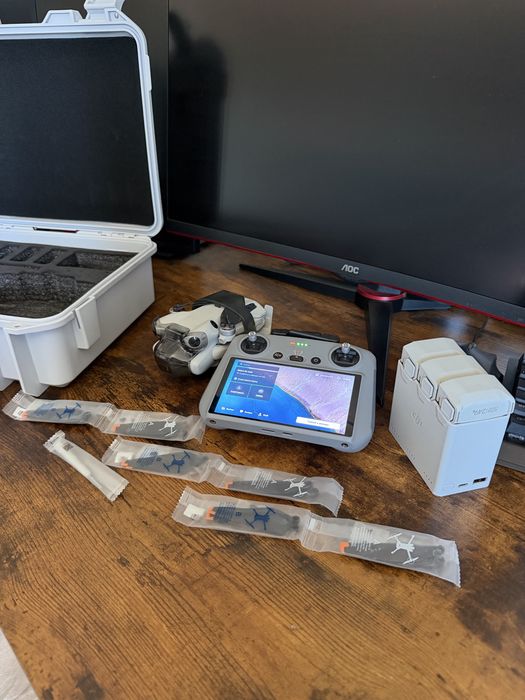 DJI Mini 4 Pro Fly More Combo