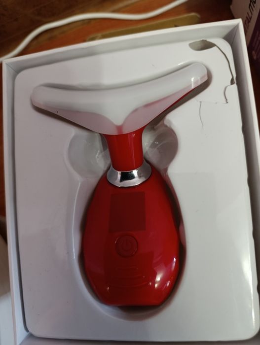 Масажер для обличчя, пилка для ніг