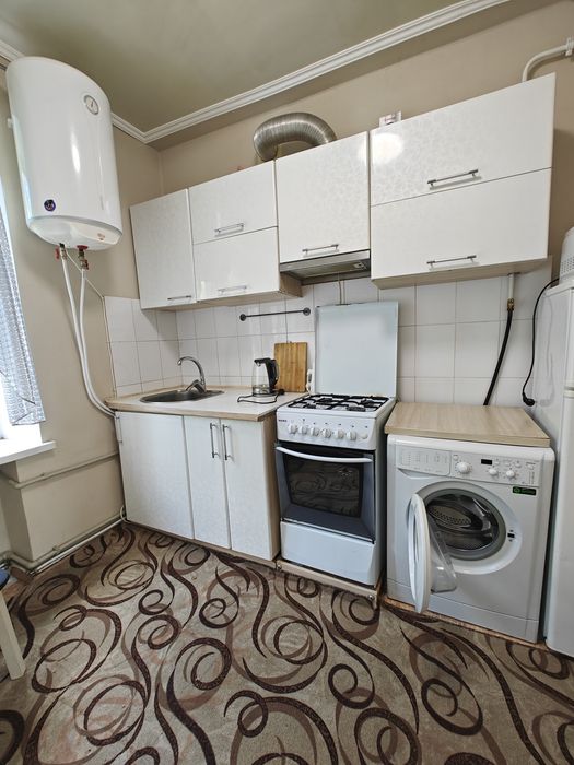 Продаж 2 к квартири, Харків, метро Захисників України