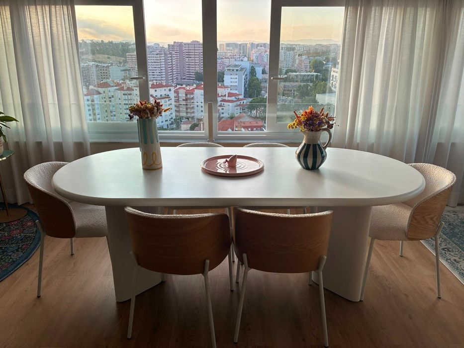 Mesa de jantar + 6 cadeiras