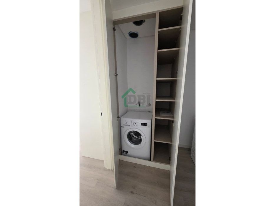 T1 Novo - condomínio c/piscina!