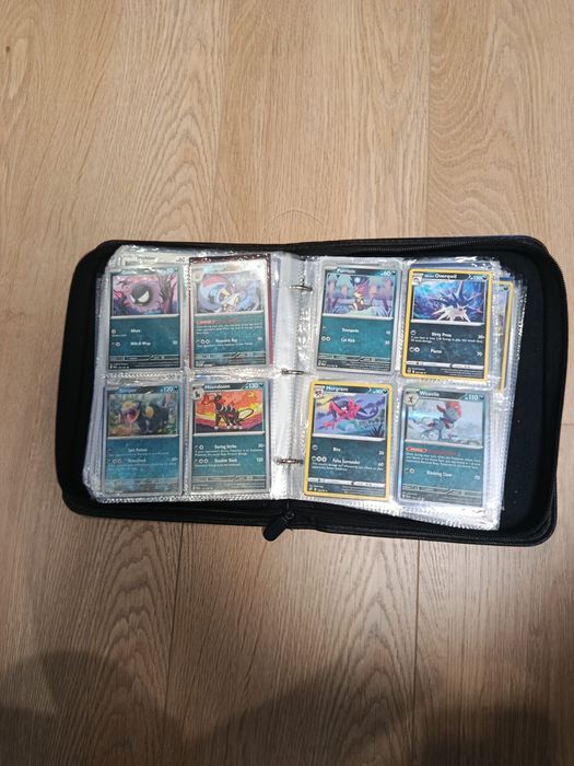 Album z kartami pokemon