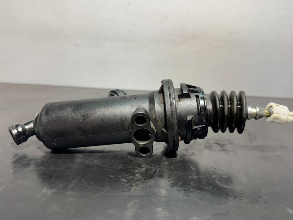 Pompka sprzęgła MAN