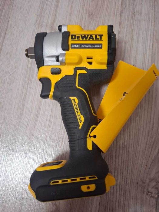 Акумуляторний ударний гайкокрут DeWalt DCF921 1/2" (Безщітковий)