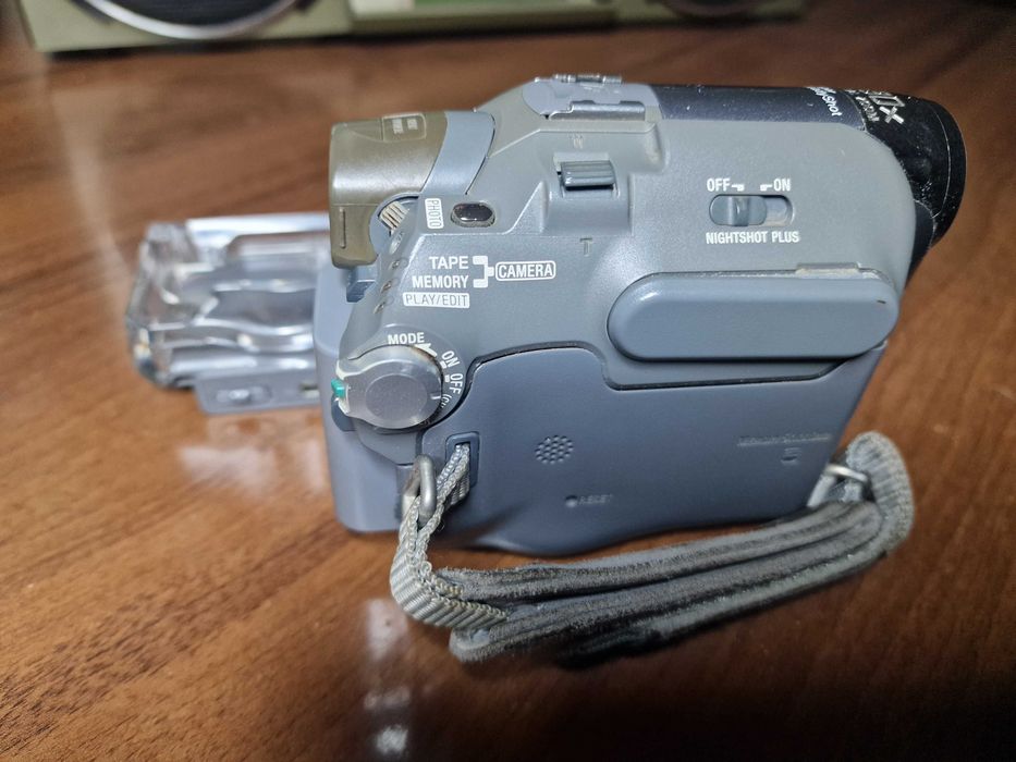 Видеокамера SONY DCR-HC42E