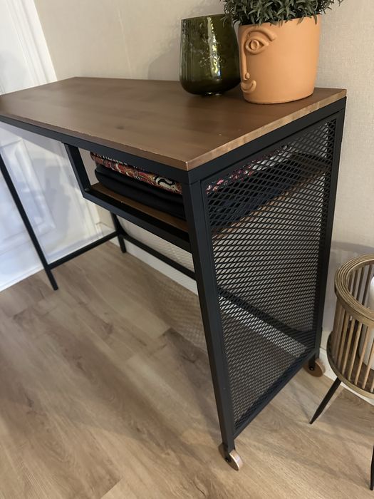 Secretária ikea em excelente estado