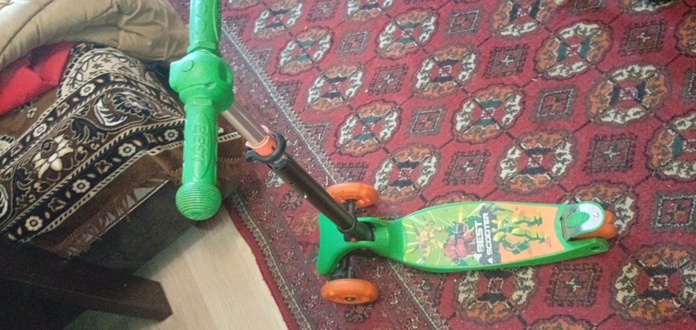 Терміново продам дитячий самокат