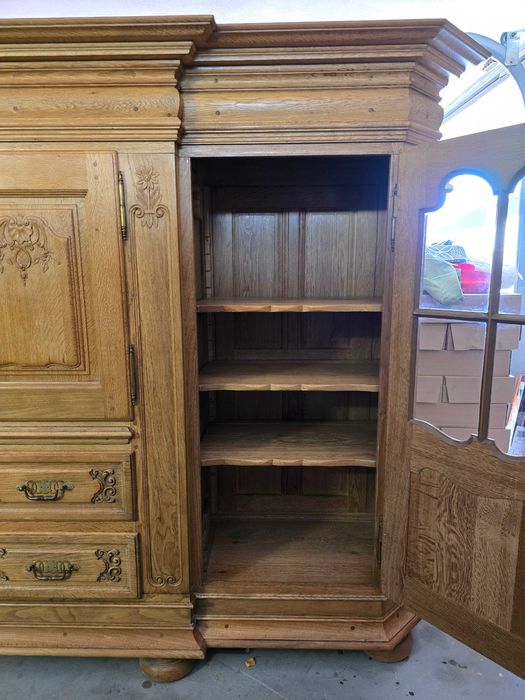 Sprzedam piękną dębowy kredens