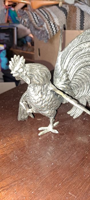 Galo em ferro. Antigo.