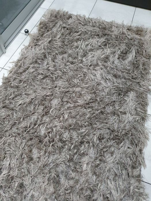 Dywan Shaggy  szaro-srebrny.