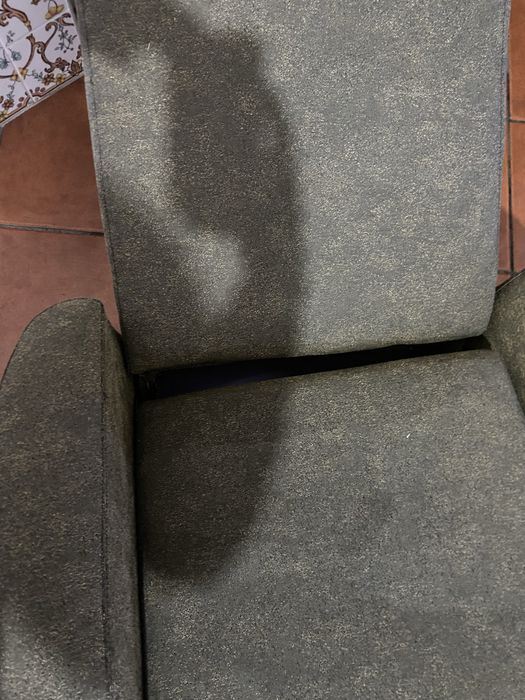 Sofa cama  com algumas marcad de uso