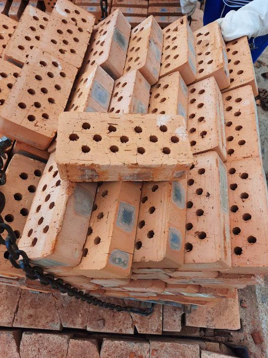 Цегла керамічна М-100