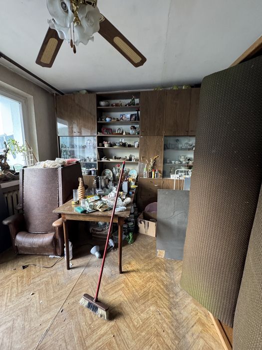 Przygotowanie do remontow , wyrzucanie mebli oraz smieci z miszkan