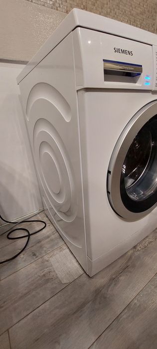 Стиральная машина Siemens IQ700. Официальная. Срочно