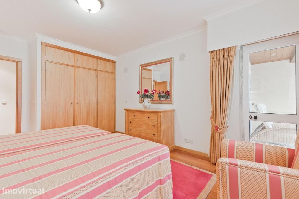 Apartamento T2 com jardim, Cascais