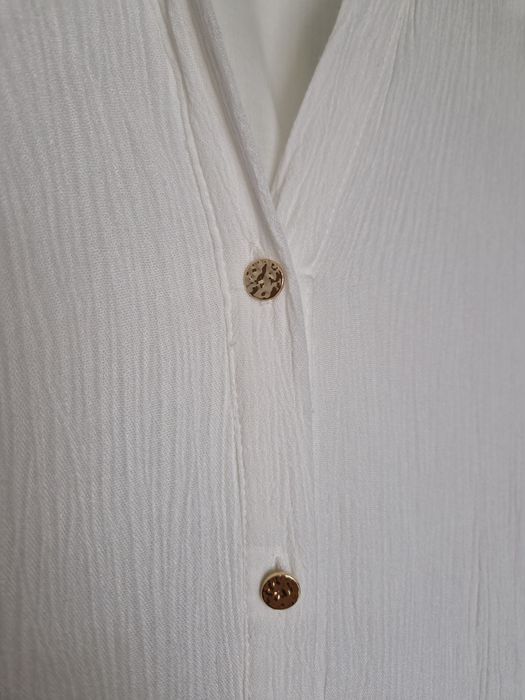 Biała sukienka Sinsay S