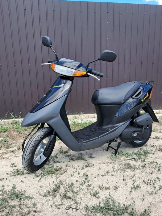 Suzuki let's із контейнера