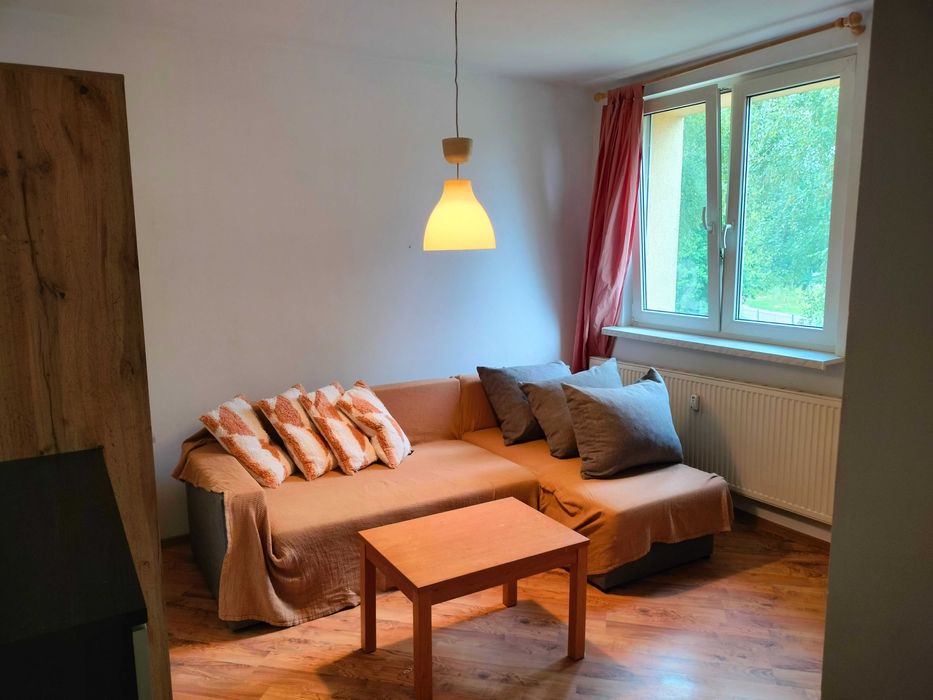 Brak PROWIZJI! Kawalerka, odświeżona, cicha, z PARKINGIEM i tramwajem!