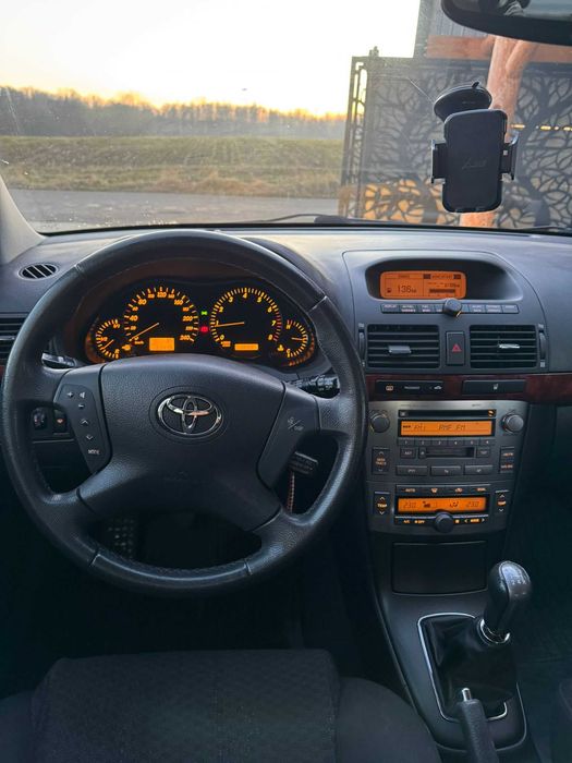 Toyota Avensis 2.0 132 tyś. stan bardzo dobry