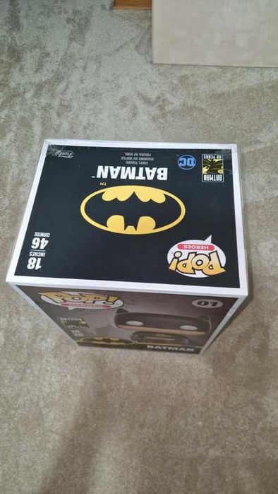 Funko POP! DC Super Heroes Batman 80 Years Batman 18" Super Sized #01