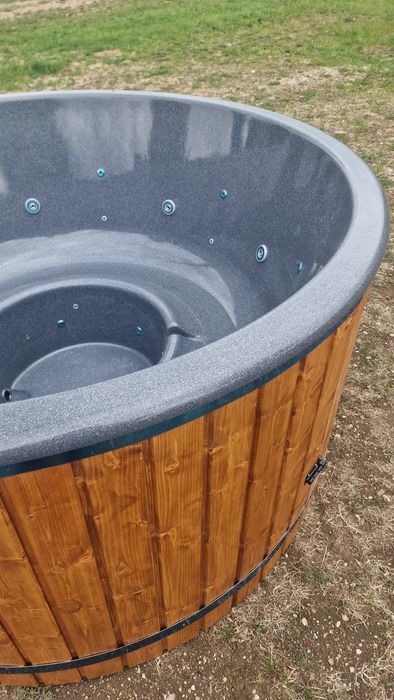 Bania z hydromasażem i aeromasażem