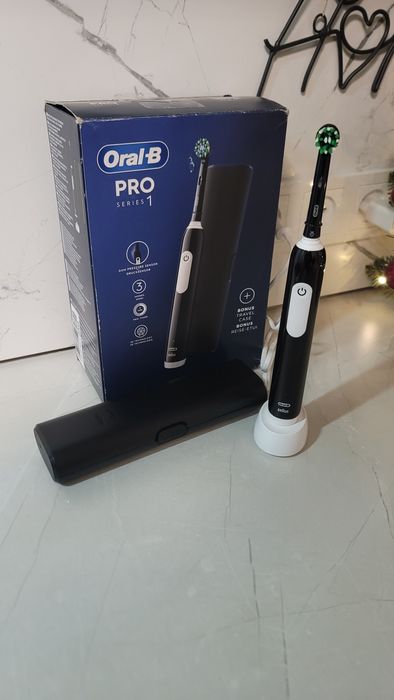 Електрична зубна щітка Oral-B Pro seris1
