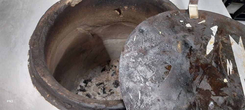Forno tandoori a carvão