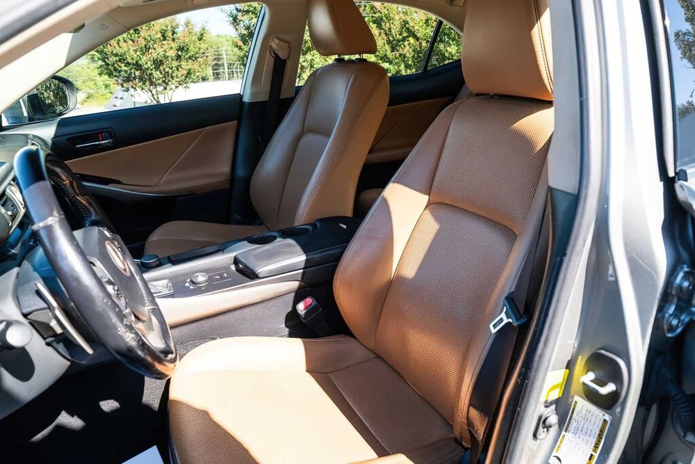 Lexus IS 300      2016