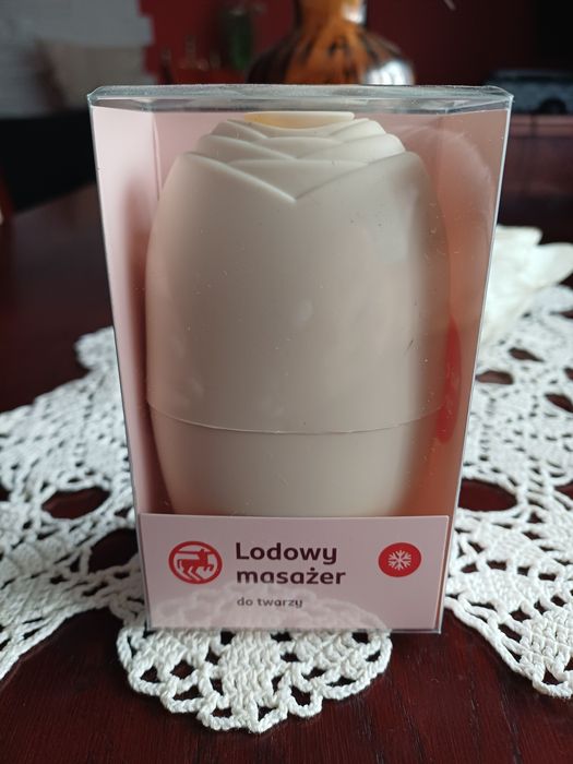 Lodowy masażer do twarzy