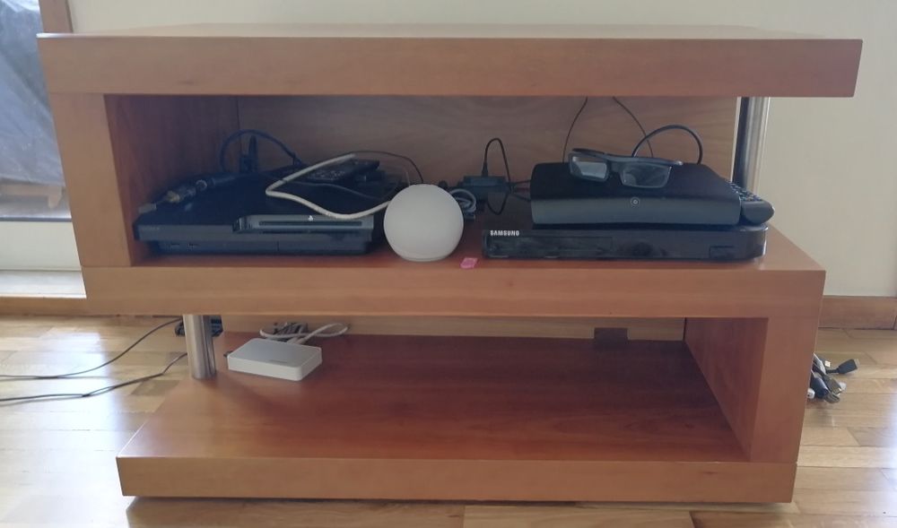 Móvel de TV moderno, c/ novo - único