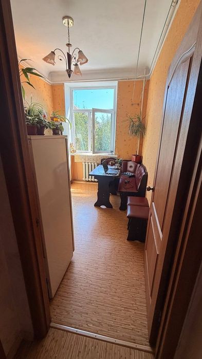 В продажі 2 кімнатна квартира в Центрі,  Сталінка