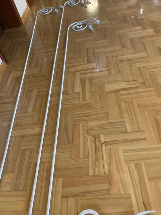 Karnisze artystycznie kute