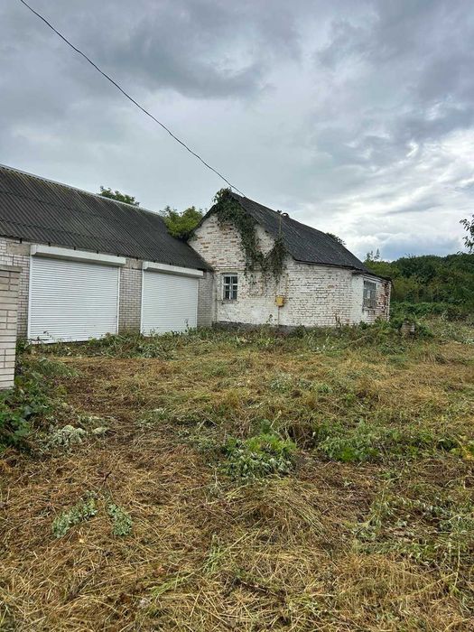 Будинок 53 м², гараж 110 м², 0,61 га в селі Піківець (Уманський район)