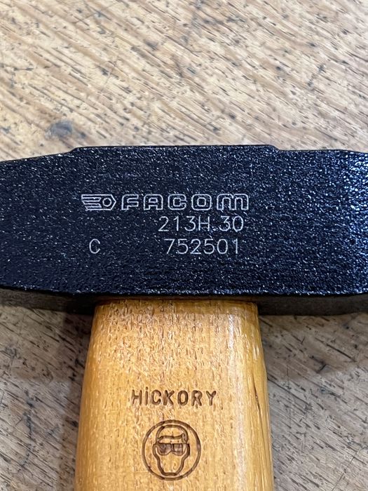 Martelo Facom 213H.30 Profissional - Novo (Cabo Hickory)