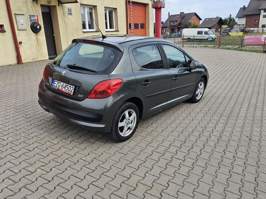 Peugeot 207 1.4 benzyna  2009 rok