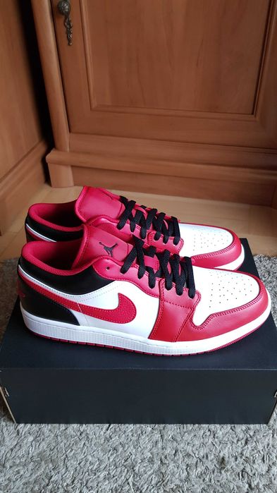 Jordan 1 low 46-12US Chicago Bulls nowe og box białe czerwone czarne
